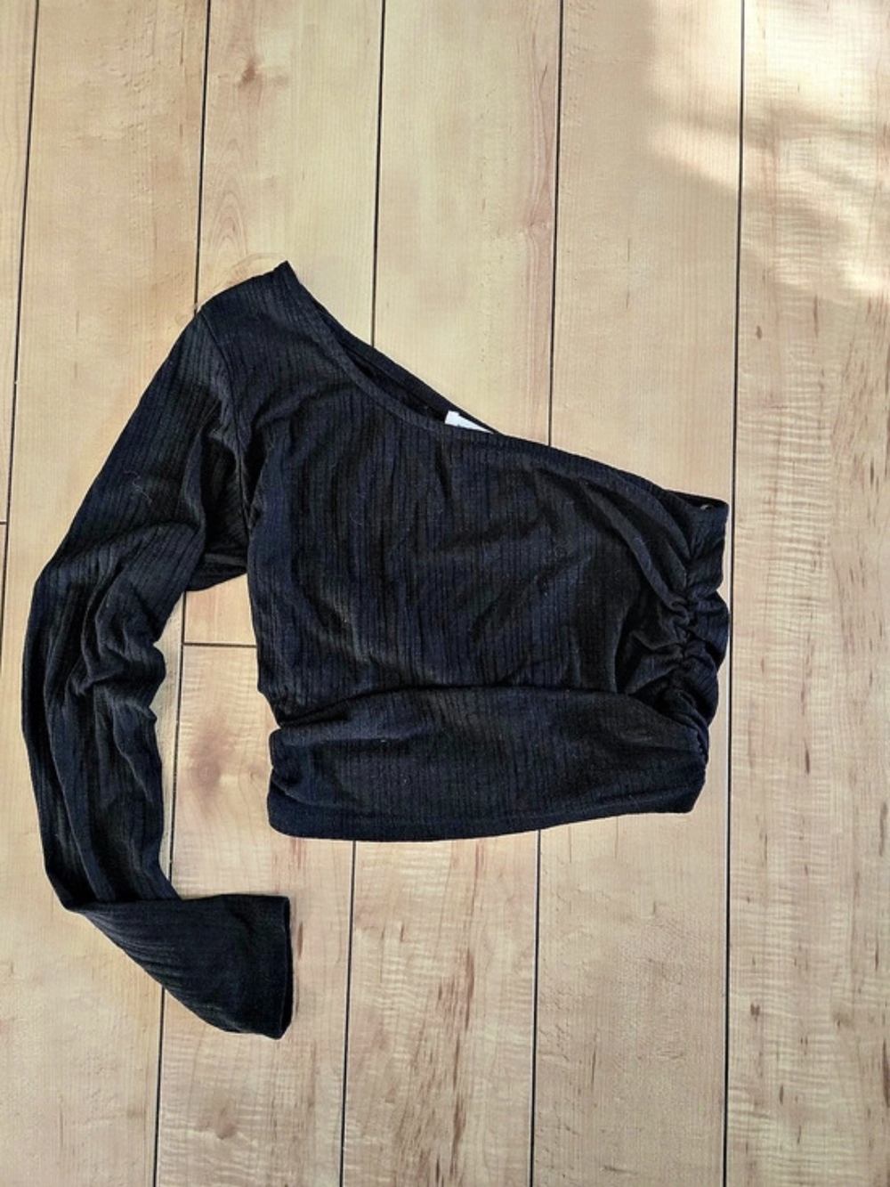 Better Be Black Ruched Sleeve Top Like New